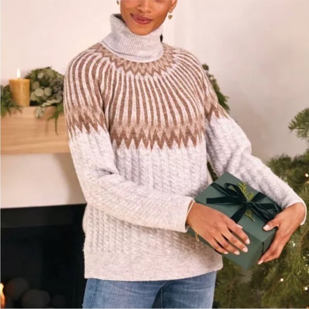 Evereve Cream and Brown Turtleneck Sweater